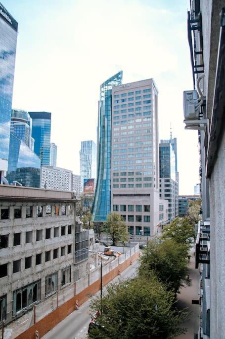 Przytulne Mieszkanie W Centrum Varsóvia Exterior foto